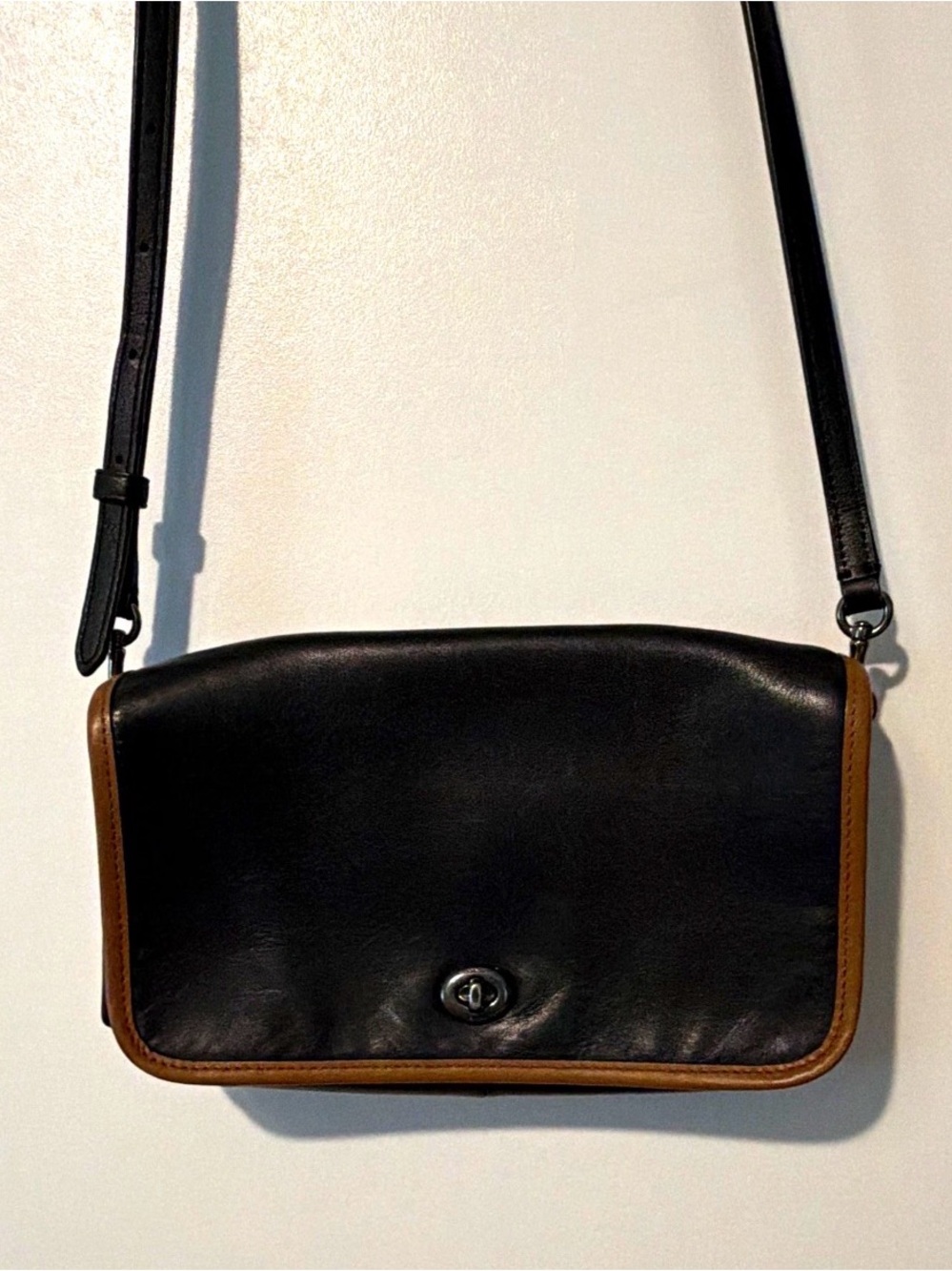 Coach limited edition penny  bag 2016 recreates the 1973 Dinky Bag clean